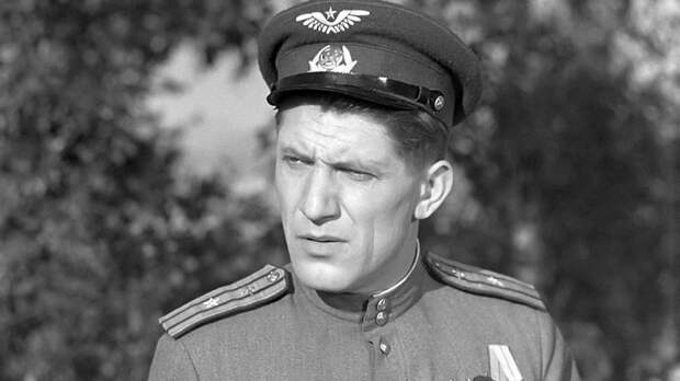 «Я всегда пытался сыграть простого русского солдата»: почему у Николая Крючкова не было маленьких ролей