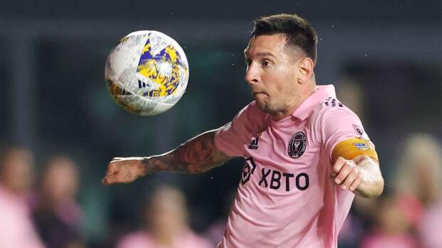 Голы Месси и Суареса спасли «Интер Майами» от поражения в первом матче на новой арене