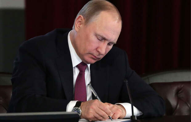 Путин поручил создать систему мониторинга многолетней мерзлоты