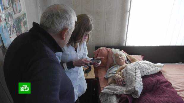 Волонтеры спасли из-под обстрелов пожилую пару в Херсонской области
