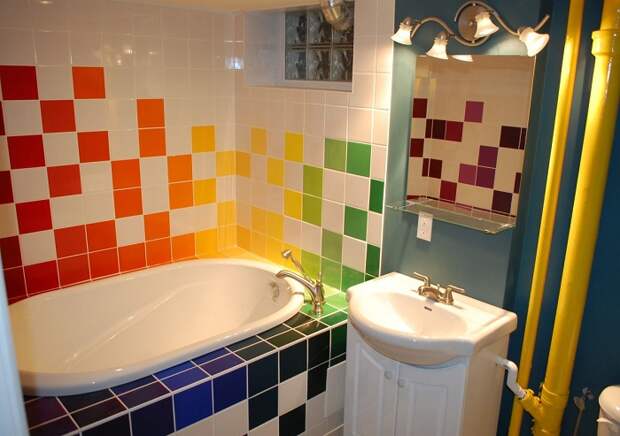 Цветная интересная мозаика станет ярким дополнением к интерьеру любого дома.