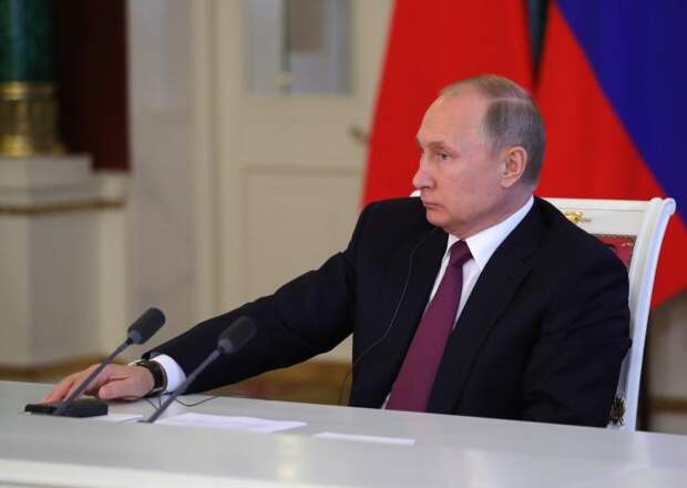Путин продлил запрет на перевозки с Украины через Россию