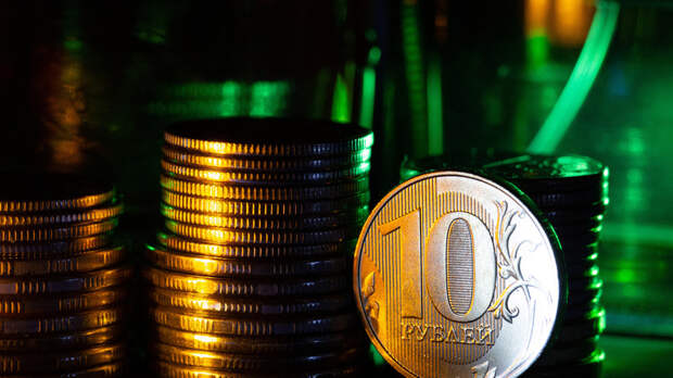 Экономист Григорьев: рубль может укрепиться благодаря дорогой нефти