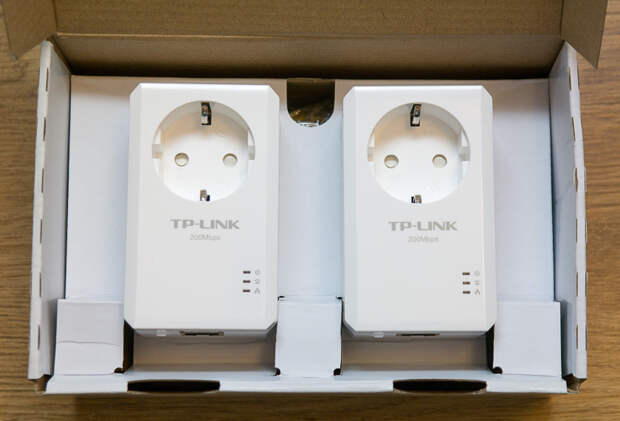 Сеть через электропроводку: обзор PowerLine-адаптеров TP-LINK TL-PA2010P и TL-PA4010-2 Сеть через электропроводку: обзор PowerLine-адаптеров TP-LINK TL-PA2010P и TL-PA4010-2