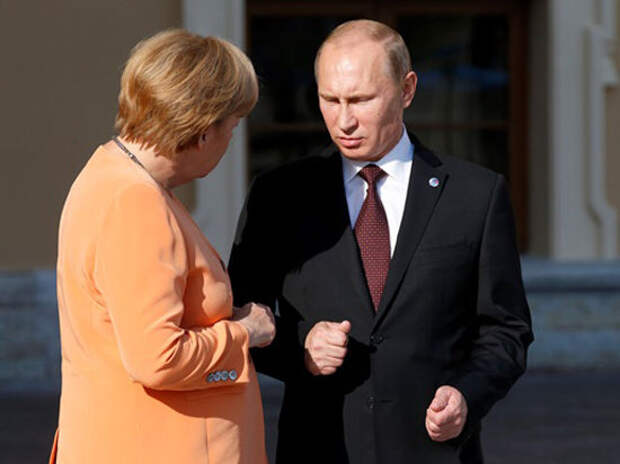 Путин и Меркель опять не договорились: Взгляды политиков на причины конфликта на Украине сильно разнятся