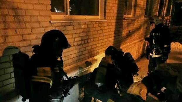 Почти 40 человек эвакуировали из многоэтажки во время пожара в поселке Южном