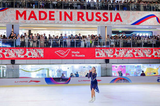 Фигуристка Валиева чисто исполнила четверной тулуп в Китае перед матчем КХЛ