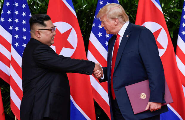 Трамп и Ким Чен Ын подписали документ по итогам саммита в Сингапуре