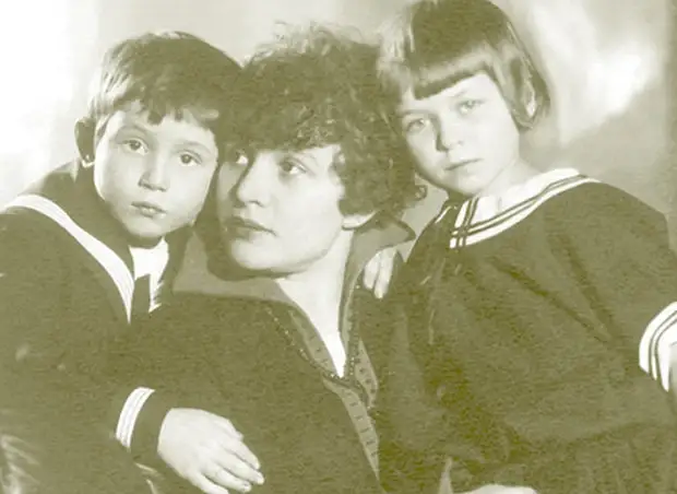 Семейные тайны Сергея Есенина