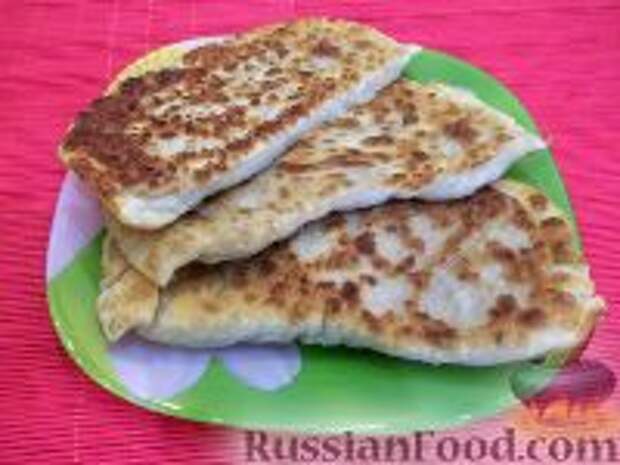 Фото к рецепту: Чебуреки с мясом