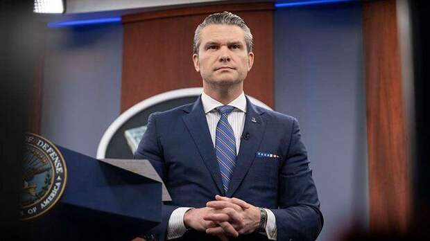 Министр войны США Хегсет устроил кадровые чистки из-за того, что боится потерять свой пост, — NYP