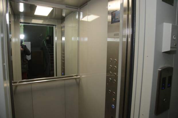 В многоэтажке на улице Проходчиков установили новые лифты
