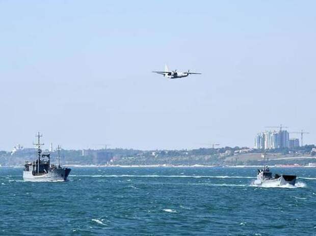 В Сети жестко пошутили над парадом ВМС Украины в Одессе: «А где флот-то?»