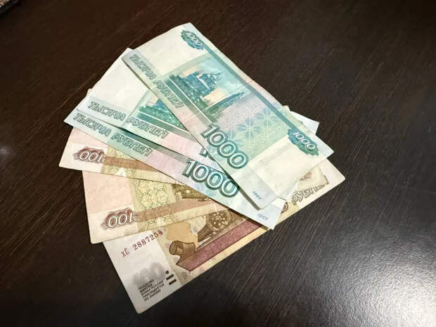 Кошельки россиян лопнут от денег в конце апреля: кому придет двойная выплата и почему не стоит радоваться