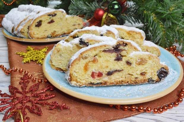 Фото к рецепту: Рождественский творожный штоллен без дрожжей