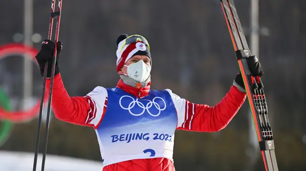 Большунов объяснил, почему сразу не подошёл к Терентьеву после финиша в командном спринте