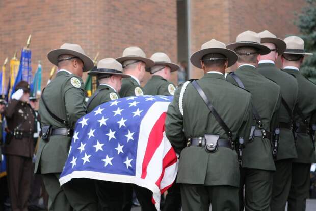 Пентагон показал фото четырех военных, погибших в атаке на Иран