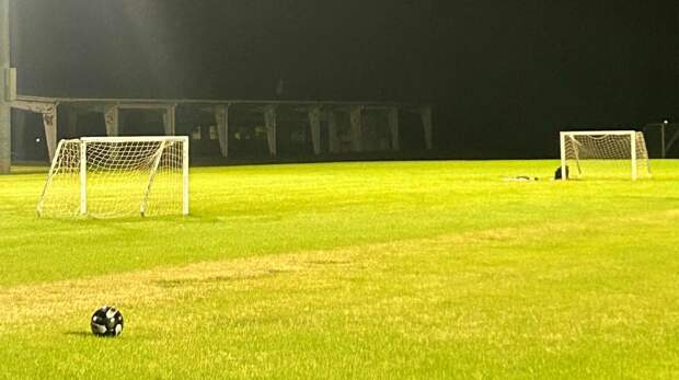 Оптическая иллюзия на редком для нее месте — футбольном поле