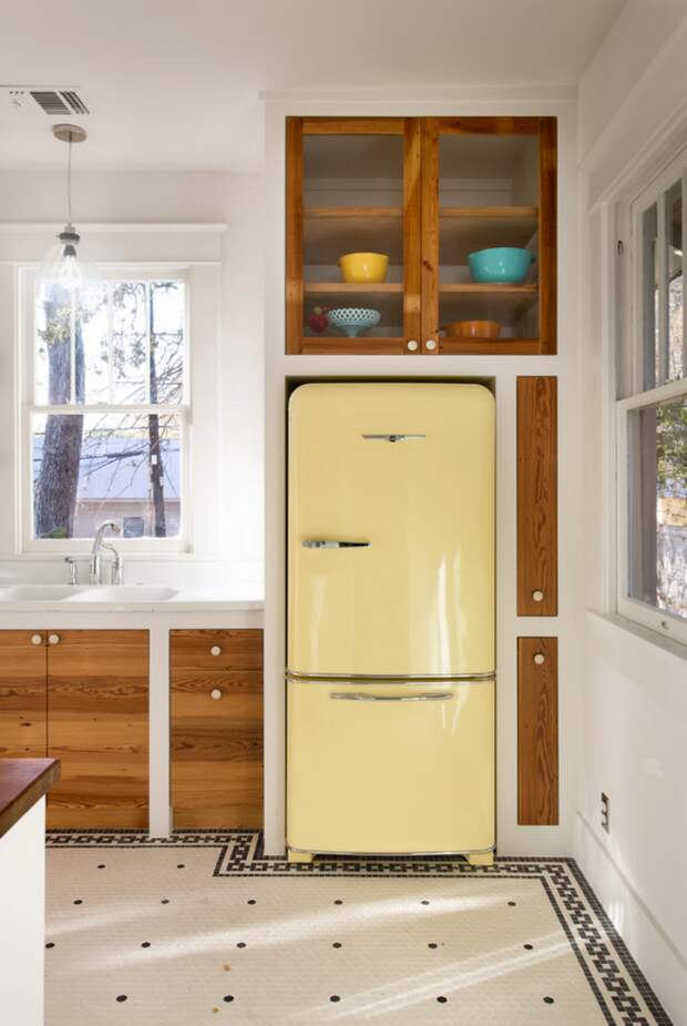 15 идей, как органично вписать холодильник в интерьер небольшой кухни