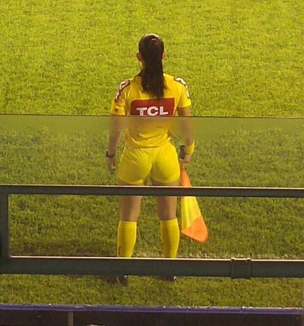 Самые соблазнительные судьи Самые соблазнительные судьи арбитр, арбитры, глаз не оторвать, спортивные судьи, судьи, судья, футбол