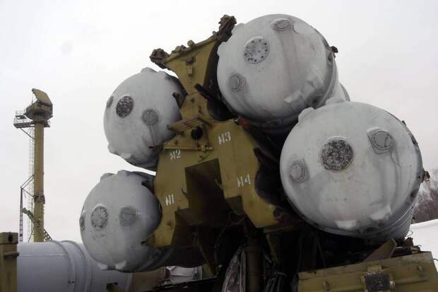 СМИ: российская бомба «сравняла с землёй» казарму ВСУ