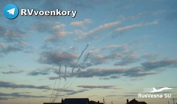Отражена массированная ракетная атака врага на Крымский мост, — министр обороны