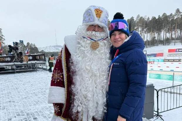 Спортивный Дед Мороз из Тамбовской области получил медаль "Лучший болельщик" на Кубке России по биатлону