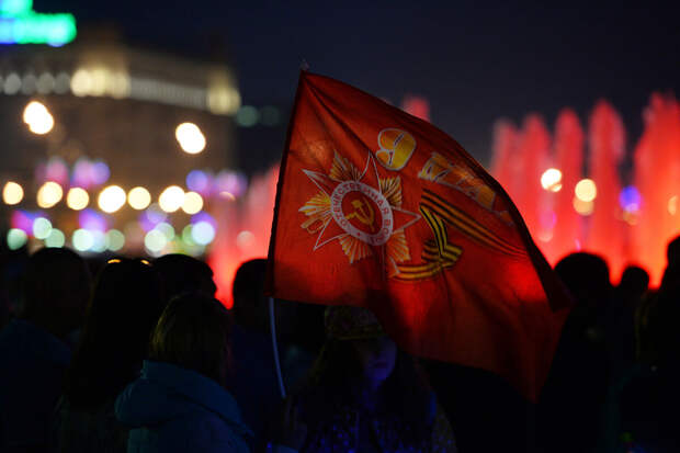 Большинство россиян назвали георгиевскую ленточку главным символом Дня Победы