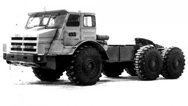 500-сильный седельный тягач МоАЗ-74111 с угловатой шестиместной кабиной (из архива МоАЗ) МоАЗ, авто, беларусы, белоруссия, военная техника, военные автомобили, маз, тягач