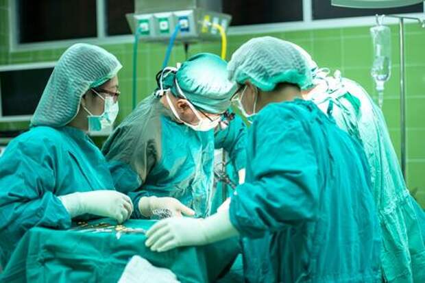 Женщина умерла после операции по подтяжке живота в московской клинике