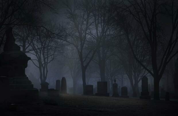 Почему не стоит ходить ночью на кладбище: случаи из жизни