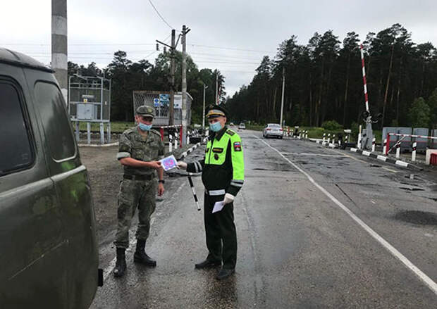 Офицеры ВАИ ЦВО провели акцию «Международный день безопасности на железнодорожных переездах» в Алтайском крае