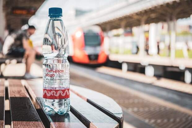 На Савеловском вокзале начали бесплатно раздавать воду из-за жары
