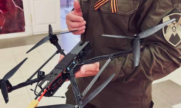 Студенты САФУ собрали FPV-дроны для отряда «Архангел»: беспилотники передали росгвардейцам