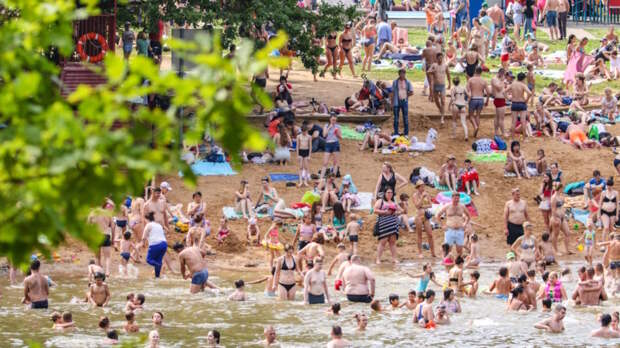 Вода ледяная: купальный сезон на юге России и в Московском регионе начнется почти одновременно