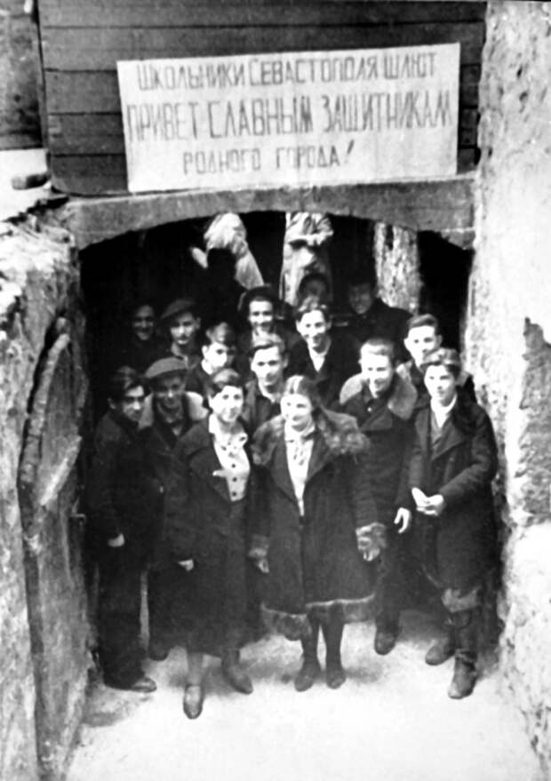 Школа в Городской Штольне.jpg Школа в Городской Штольне.jpg