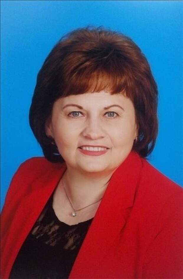 Поехала навестить больную мать: в Минобразования Крыма осудили задержание в Киеве директора ялтинской школы