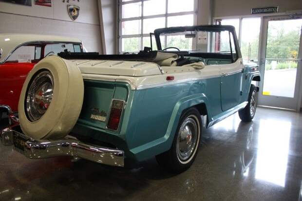 На аукцион выставлен Jeep Jeepster Commando Convertible (53 фото)