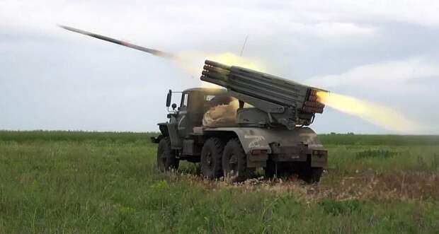 Спустя три недели после начала Харьковского наступления не утихают бои в Волчанске. Атаки идут по всей территории этого приграничного и пока частично украинского города.-2