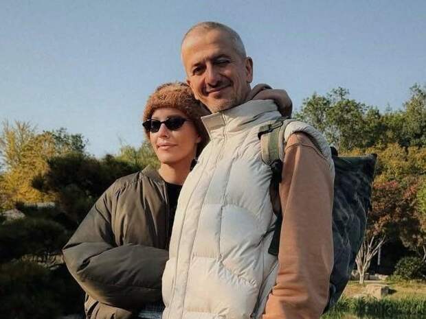 Собчак отдыхает с семьей в Шанхае, а Пугачева сняла свою прогулку: соцсети звезд