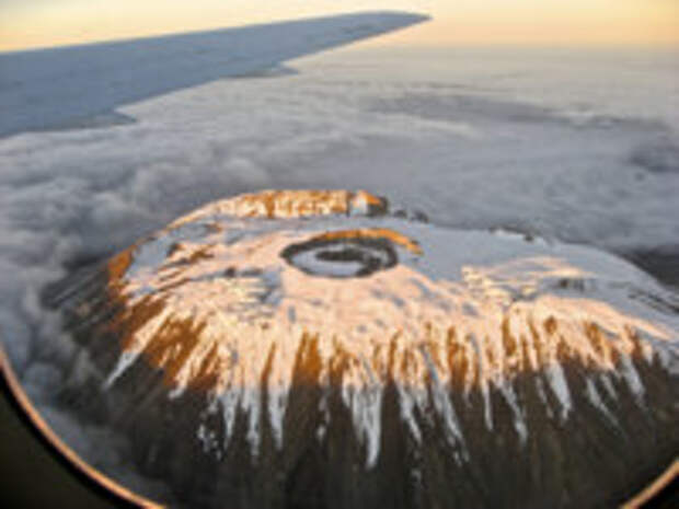 Клуб путешествий Павла Аксенова. Танзания. Mount Kilimanjaro. Фото sbures - Depositphotos