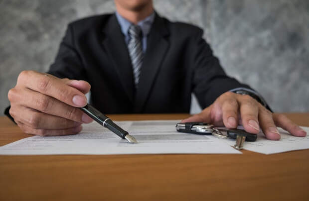 Страховщиков обяжут взыскивать убытки с пьяных водителей