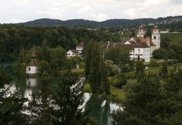 Больше половины жителей деревни Рейнау (Rheinau) согласились на эксперимент (Швейцария). Больше половины жителей деревни Рейнау Rheinau согласились на эксперимент Швейцария