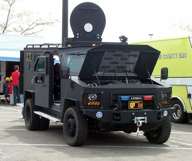 Полицейский Lenco BearCat ford, броневик, бронированный автомобль, внедорожник