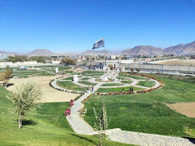 Парк на территории королевского дворца Даруламан на юге Кабула 
