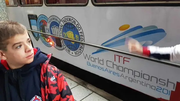 «Надо отдавать всего себя и не требовать ничего взамен»: как людям с аутизмом в России преподают адаптивное тхэквондо