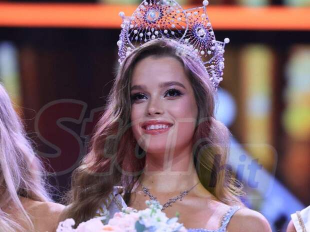 Титул «Мисс Россия — 2024» завоевала 18-летняя Валентина Алексеева из Чувашии