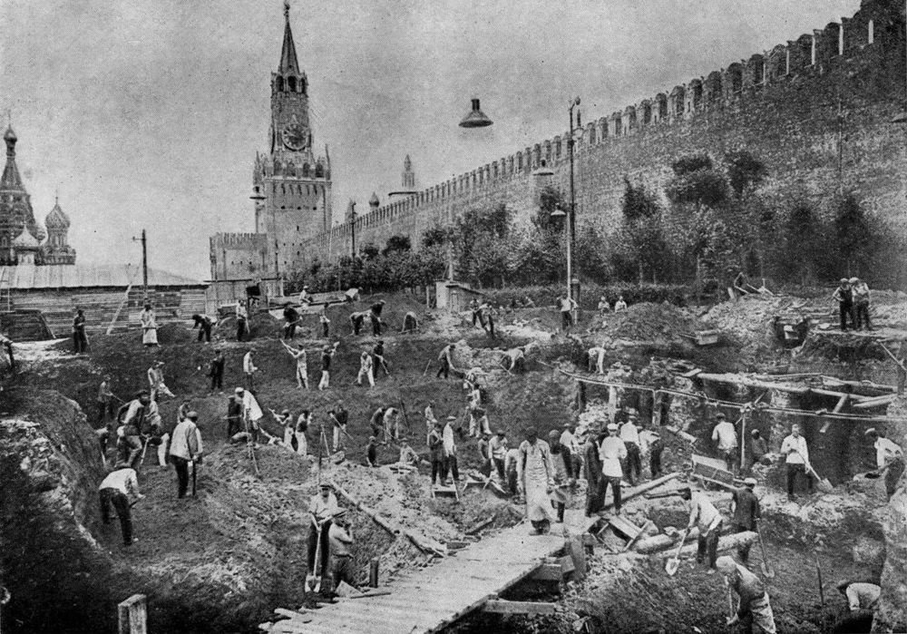 Первый Мавзолей помогали строить нэпманы. Интересные факты об усыпальнице вождя революции