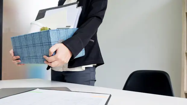 Психодраматерапевт Малинина рассказала, как справиться со стрессом от увольнения