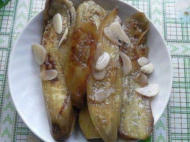 Вкусные маринованные баклажаны.